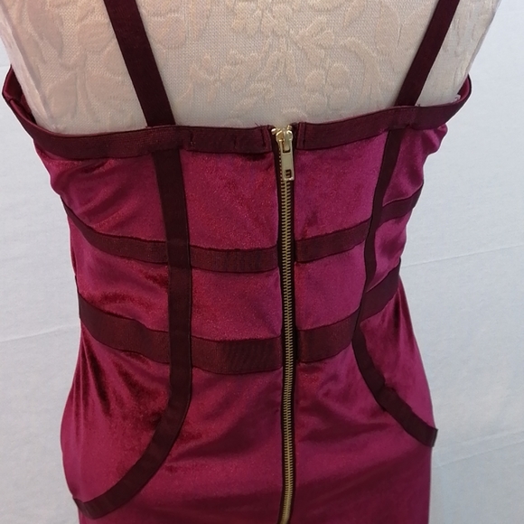 Guess Bodycon Velvet Bordeaux Dress SZ L N… - Picture 7 of 15